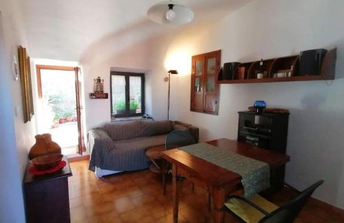 Ischia di Castro House | Il Giardino Segreto