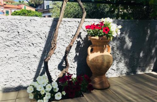 Tellaro House | Tropical Getaway at Il Giardino Segreto - Rated 9.1/10