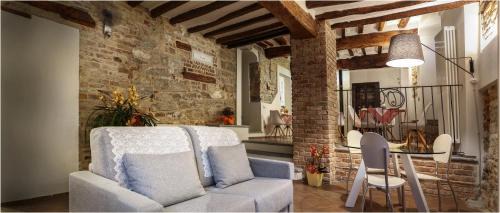 Guarene Bed & Breakfast | Pet-Friendly Il Giardino sul Tetto B&B with Top Ratings