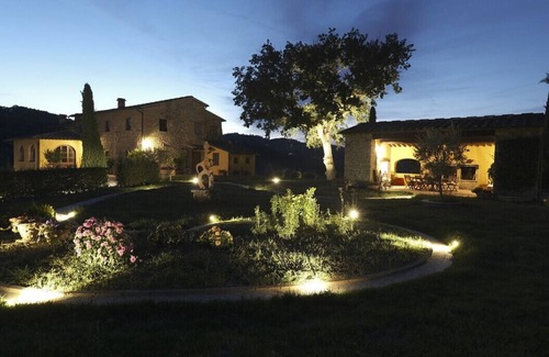 San Pietro in Bossolo Cottage | Experience Il Girasole: Pet-Friendly Getaway in Chianti