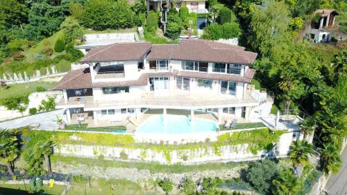 Meina Apartment | Discover Il Girasole: 4-Star Oceanfront Bliss