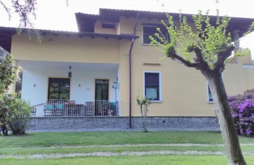 Baveno House | Cozy Il Guscio: Oceanfront Retreat with Pet-Friendly Perks