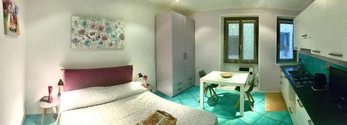 Pallanza Apartment | Discover Il Lago Riflesso: Oceanfront Retreat with Breakfast