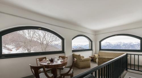 Civenna Ski Chalet | Pet-Friendly Il Larice - Agriturismo Alpe del Ville Retreat