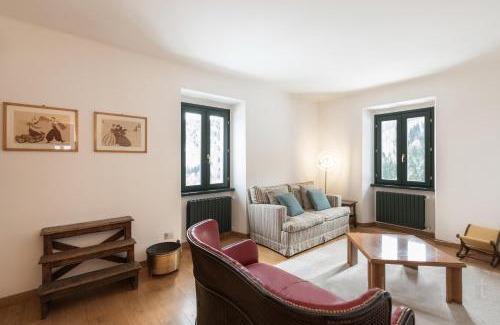 Civenna Ski Chalet | Pet-Friendly Il Larice - Agriturismo Alpe del Ville Retreat