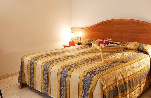 Telgate Hotel | Family-Friendly Stay at Il Leone D'Oro with Breakfast