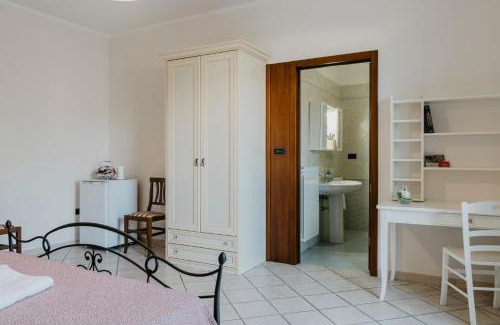 Vignacastrisi Bed & Breakfast | Cozy IL MELOGRANO B&B: Highly Rated with Breakfast & Kids' Fun