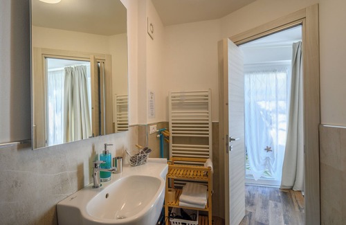 Carozzo Bed & Breakfast | Guest Rated 9.8: Family-Friendly Il Murice B&B with Breakfast