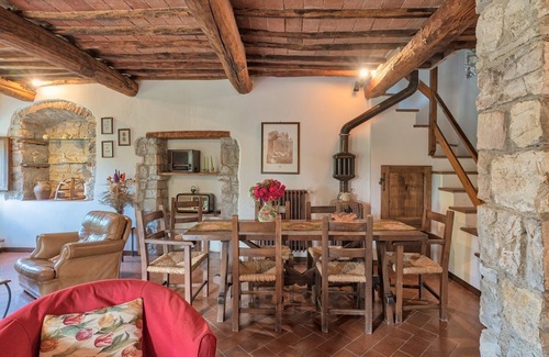 Gaiole in Chianti Villa | Relax at Il Nibbio in Scenic Gaiole, Chianti Tuscany