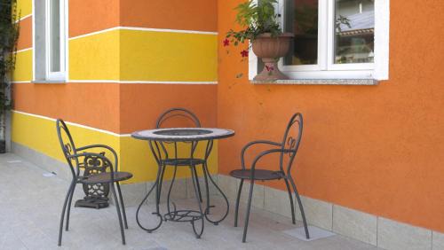 San Maurizio Canavese House | Discover Il Nido dei Gufi: Pet-Friendly Retreat Rated 9.6