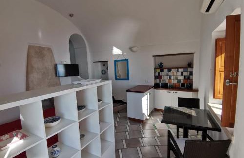 Furore Villa | Idyllic Il Nido Del Falco: Art House with Sea View