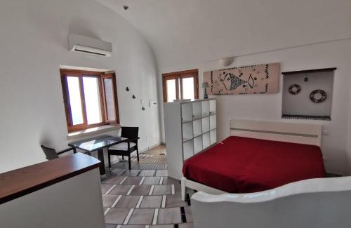 Furore Villa | Idyllic Il Nido Del Falco: Art House with Sea View