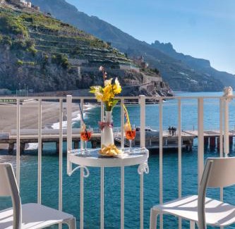 Minori Apartment | Oceanfront Retreat at IL Nido Del Gabbiano - Rated 9.7/10