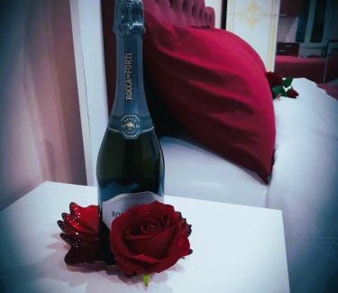 Fiuggi House | Discover Relaxation at IL NIDO Suite with Hot Tub Access