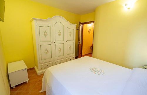 Capodimonte Apartment | Idyllic Il Nido sul Lago: Pet & Child-Friendly Retreat