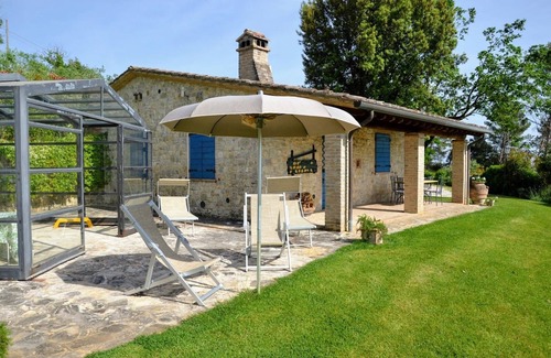 Collazzone Villa | Discover Il Nocino: Poolside Retreat in Collazzone, Umbria