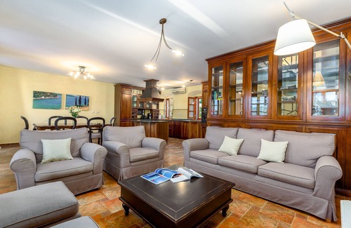 Volosko House | Elegant Il Palazzo: Historic Waterfront with Ocean Views