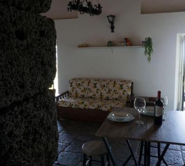 Santa Tecla Apartment | Pet-Friendly Getaway at Il Palmento di Beppe with Ocean View