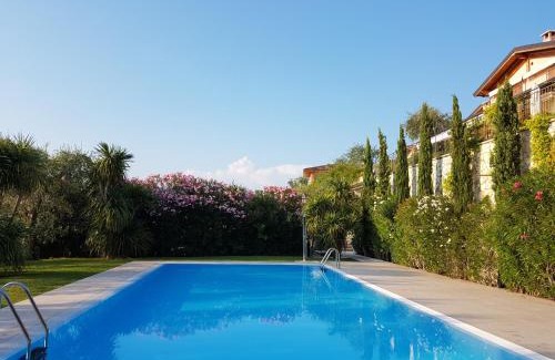 Torri del Benaco Apartment | Scenic Il Paradiso Apartments with Great Lake Views