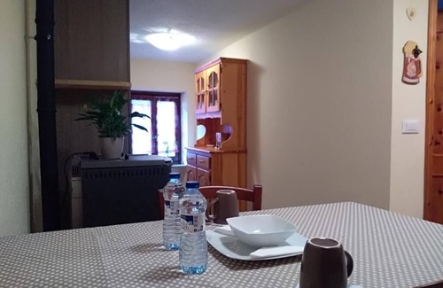 La Salle Apartment | Comfortable Il Piccolo Arco Apartment with Spa and Breakfast
