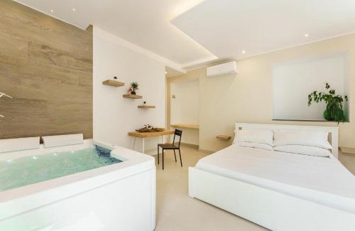 Procida Bed & Breakfast | Relax at Il Poeta nella Vigna with Hot Tub & Child-Friendly Fun