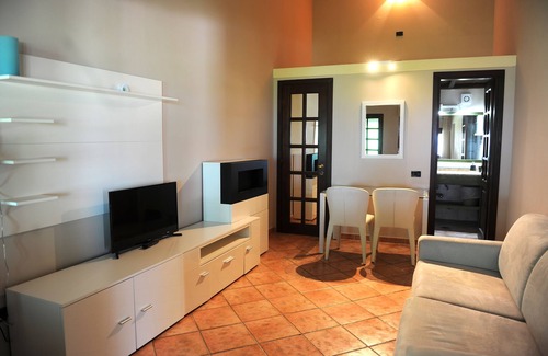 Bevagna Hotel | Relax at Il Poggio dei Pettirossi: Pool, Spa & Dining