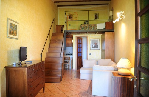 Bevagna Hotel | Relax at Il Poggio dei Pettirossi: Pool, Spa & Dining