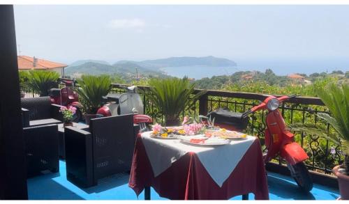 Centola Bed & Breakfast | Pet-Friendly Il Poggio Veronica with Pool & Restaurant