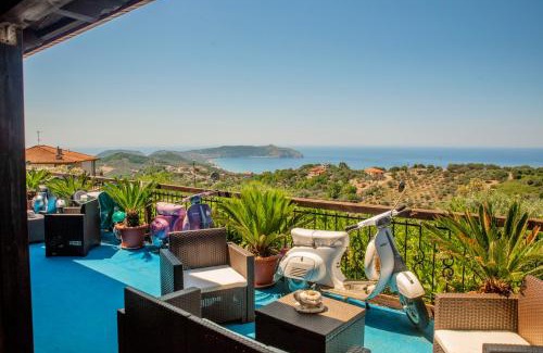 Centola Bed & Breakfast | Pet-Friendly Il Poggio Veronica with Pool & Restaurant