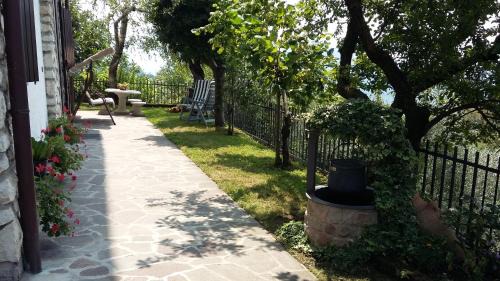 Marone Apartment | Discover Il Pozzo: Pet-Friendly Hotel with Amazing Amenities