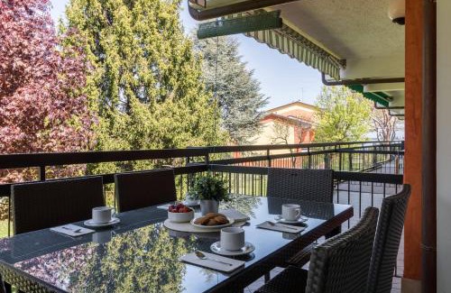 Pieve Vecchia Apartment | Beautiful Il Professore Lakefront with Ocean View Amenities