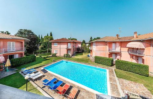 Colombare Apartment | Inviting Il Quadrifoglio D4 Apartment with Pool Access