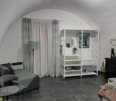 Quartieri Spagnoli Apartment | Experience the Heart of Naples at IL RICORDO Hotel