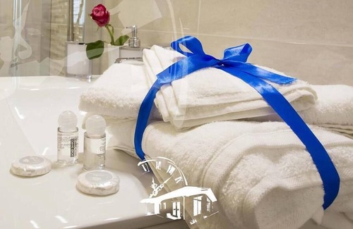 Roccasecca Bed & Breakfast | Relax at Il Rifugio Del Tempo: Pool & Breakfast Included