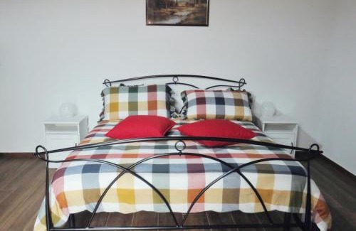 Ronciglione House | Discover Il Rifugio delle Rose: Pet Friendly Oceanfront Retreat