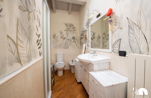 Vaccarolo Apartment | Pet-Friendly Retreat at Il Rifugio di Sally with Pool