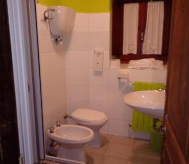 Villetta Barrea Bed & Breakfast | Cozy Il Rifugio nel Parco: Pet and Child Friendly Retreat