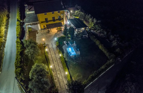 Guardialfiera Bed & Breakfast | Discover Il Riparo: Family-Friendly with Pool Access