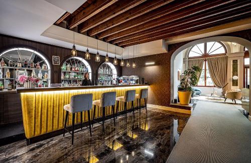 Duomo Hotel | Rivalta Hotel - Alfieri Collezione: Guest Favorite with Breakfast