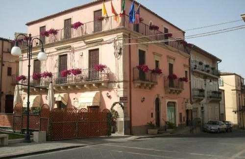 Grammichele House | Budget-Friendly Stay at Il Rustico with Breakfast Included