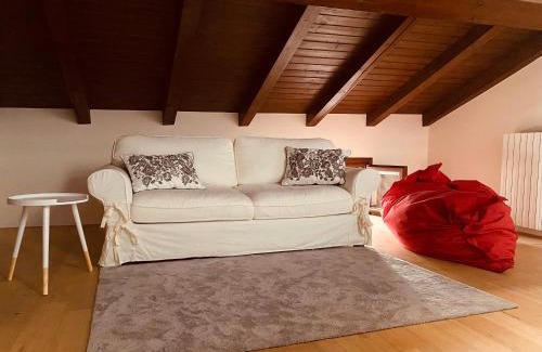 Old Town Apartment | Experience Il Salotto sul Rio with Breakfast & Family-Friendly Vibes