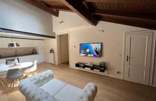 Old Town Apartment | Experience Il Salotto sul Rio with Breakfast & Family-Friendly Vibes
