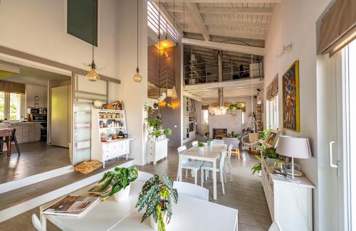Montecalvo Versiggia Bed & Breakfast | Oceanfront Il Sassoscritto Bed and Breakfast with Pool