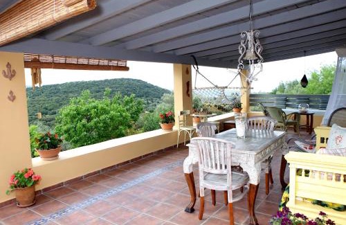 Argostoli Villa | Indulge at Il Suo Paradiso: Oceanfront Bliss Awaiting You