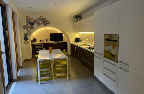 Caltagirone Apartment | Discover Il Teatrino del Bonajuto: Child-Friendly Retreat