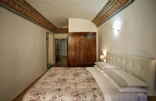 Cetona Apartment | Explore Il Terrazzino: Pet-Friendly with 9.4/10 Rating