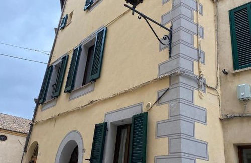Cetona Apartment | Explore Il Terrazzino: Pet-Friendly with 9.4/10 Rating