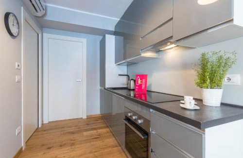 Borgo Dora Apartment | Discover Il Terrazzo Segreto al Balon: Pet-Friendly Retreat