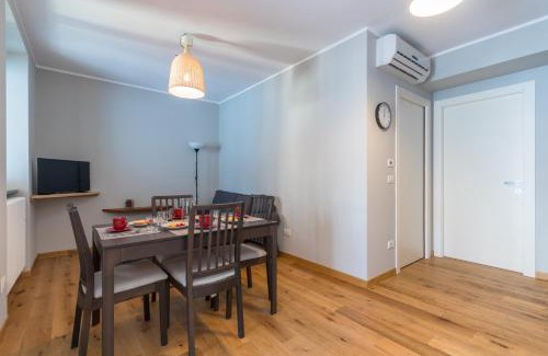 Borgo Dora Apartment | Discover Il Terrazzo Segreto al Balon: Pet-Friendly Retreat