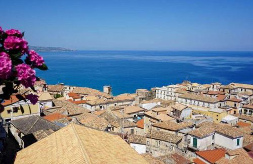 Pizzo Apartment | Pet-Friendly Retreat at Il Terrazzo su Pizzo - 10/10 Reviews